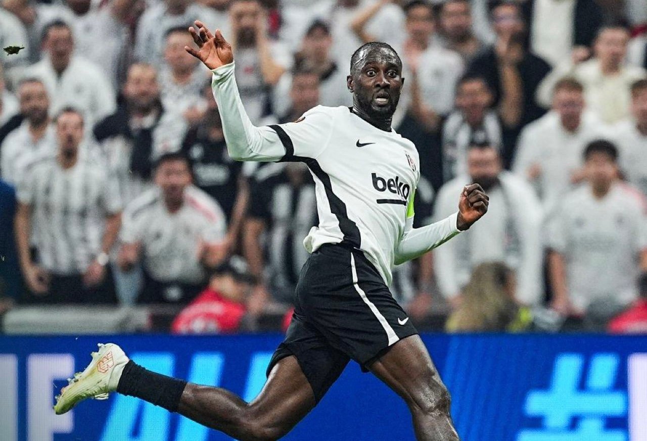 UEL: Ndidi On Target As 10-Man Besiktas Draw 2-2 With Crystal Palace